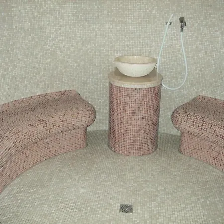 Aparthotel Museumshof 4*